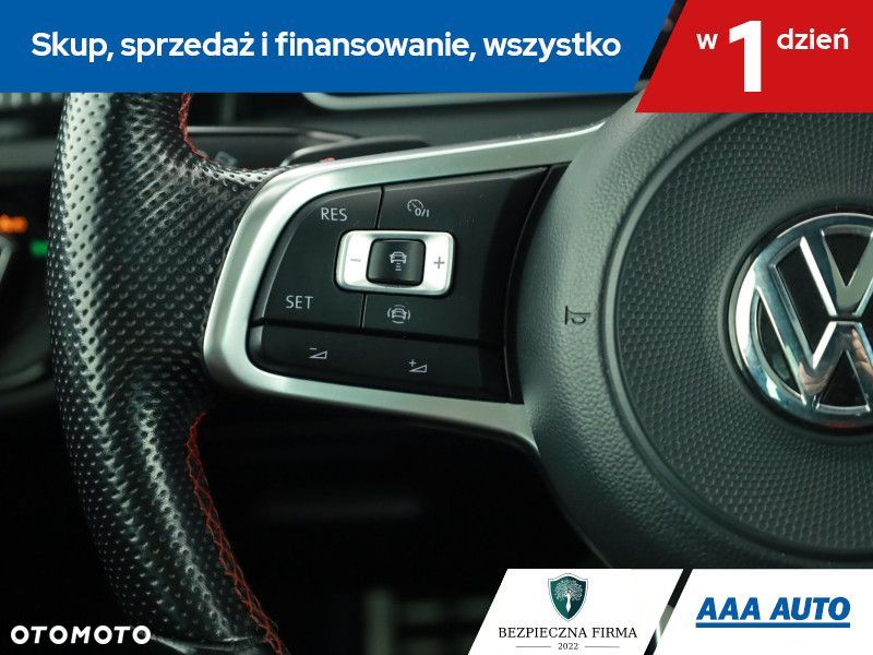 Volkswagen Golf - 17