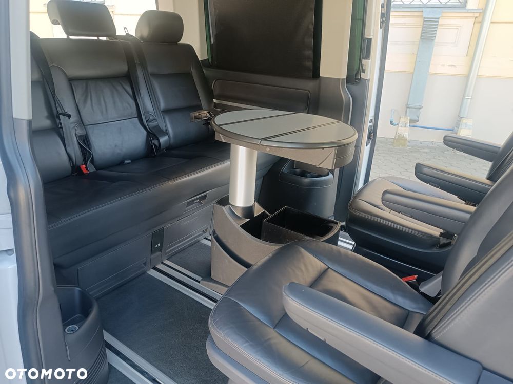 Volkswagen Multivan - 19