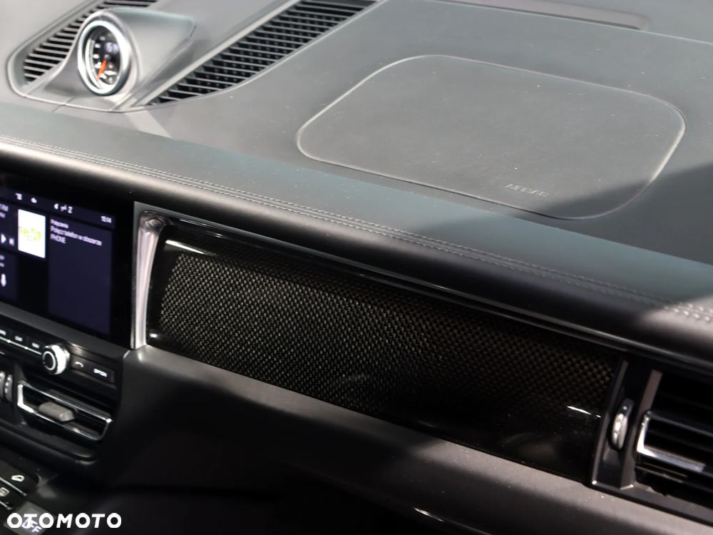 Porsche Macan Turbo - 23