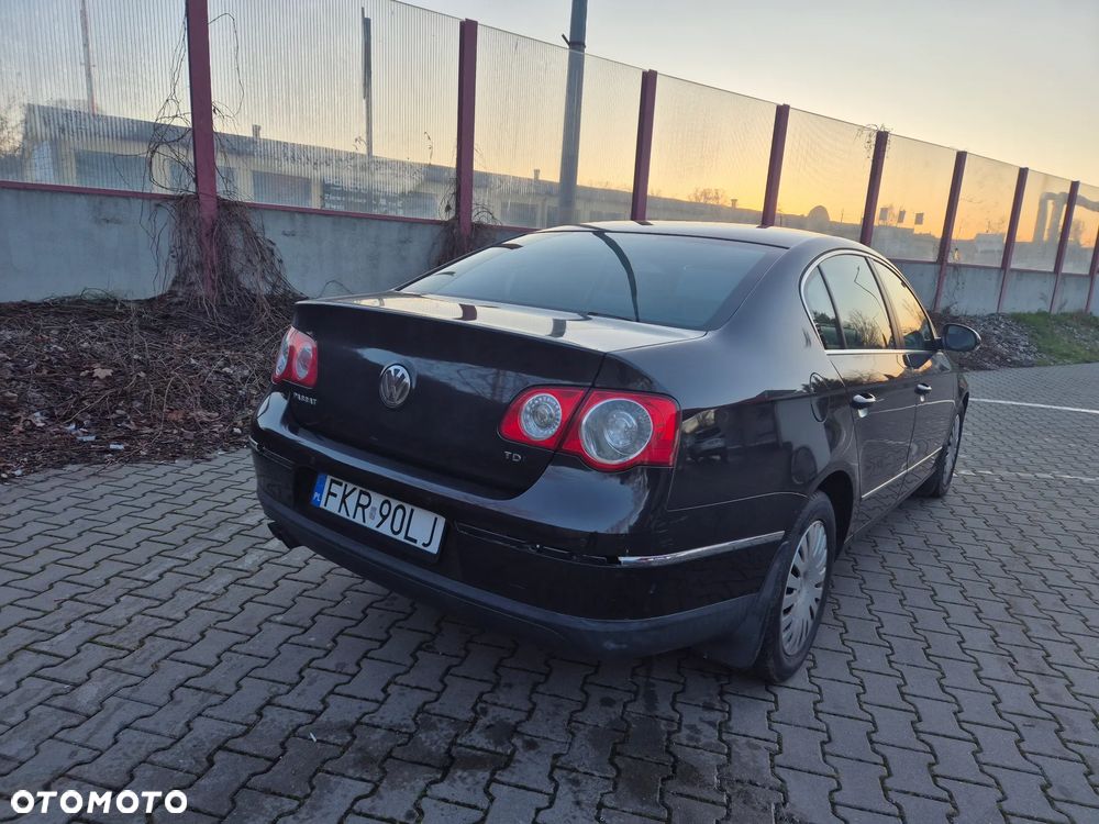Volkswagen Passat 2.0 TDI DPF Highline - 26
