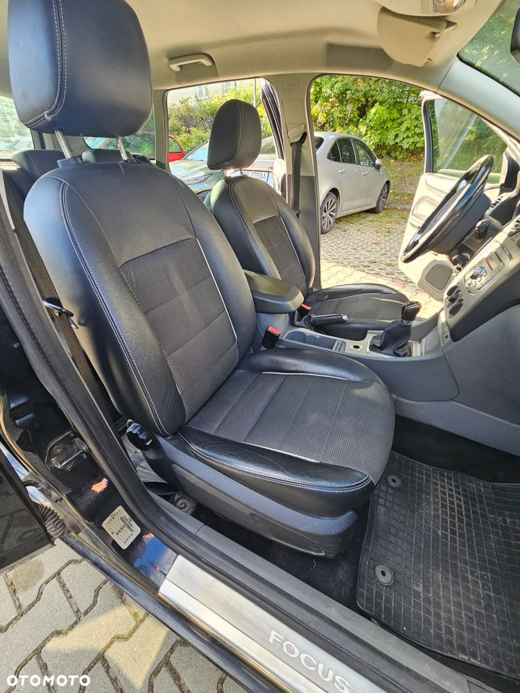 Ford Focus 1.6 Ghia - 10