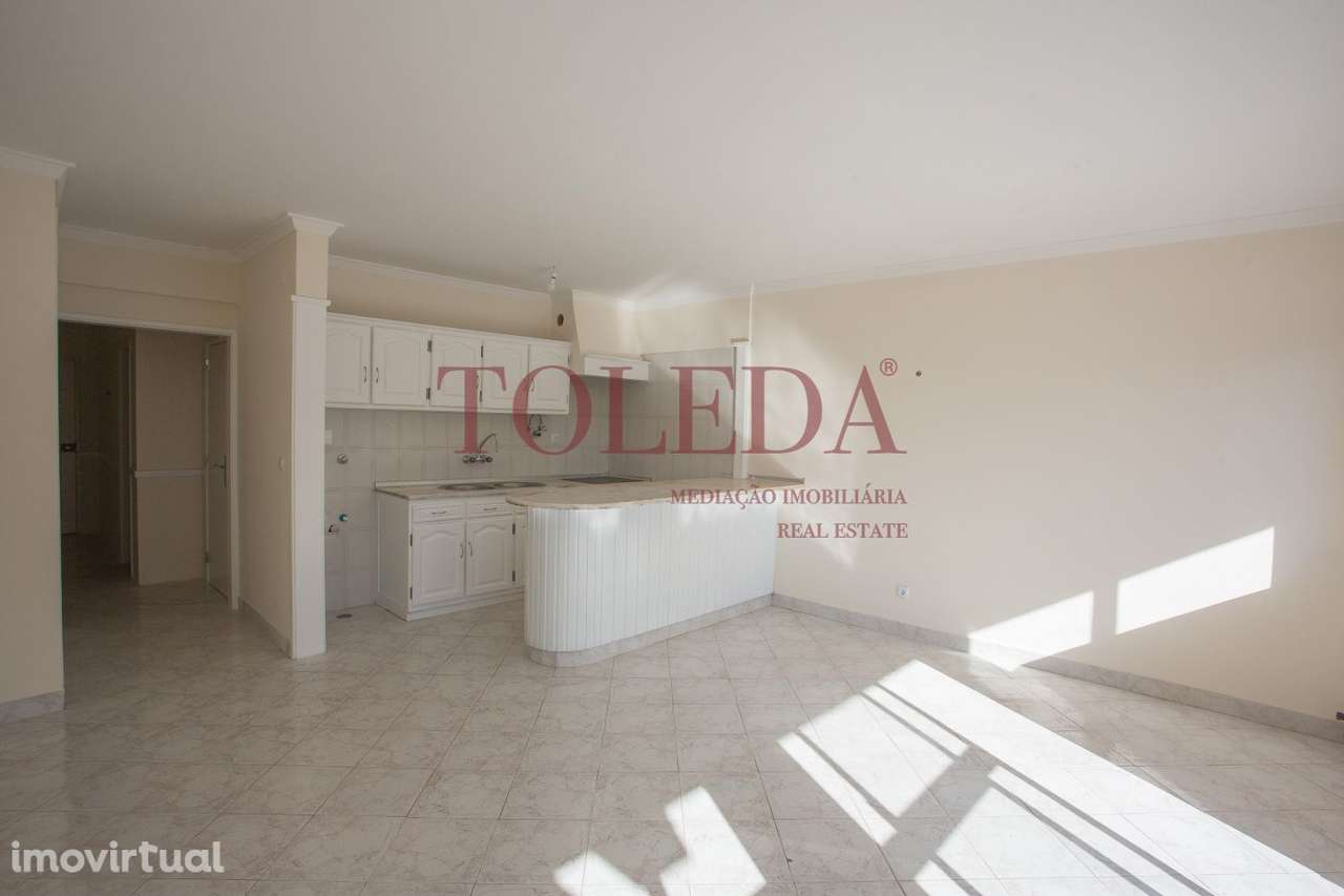 T1 com Vista Mar, com Varanda e Parqueamento - Grande imagem: 3/40