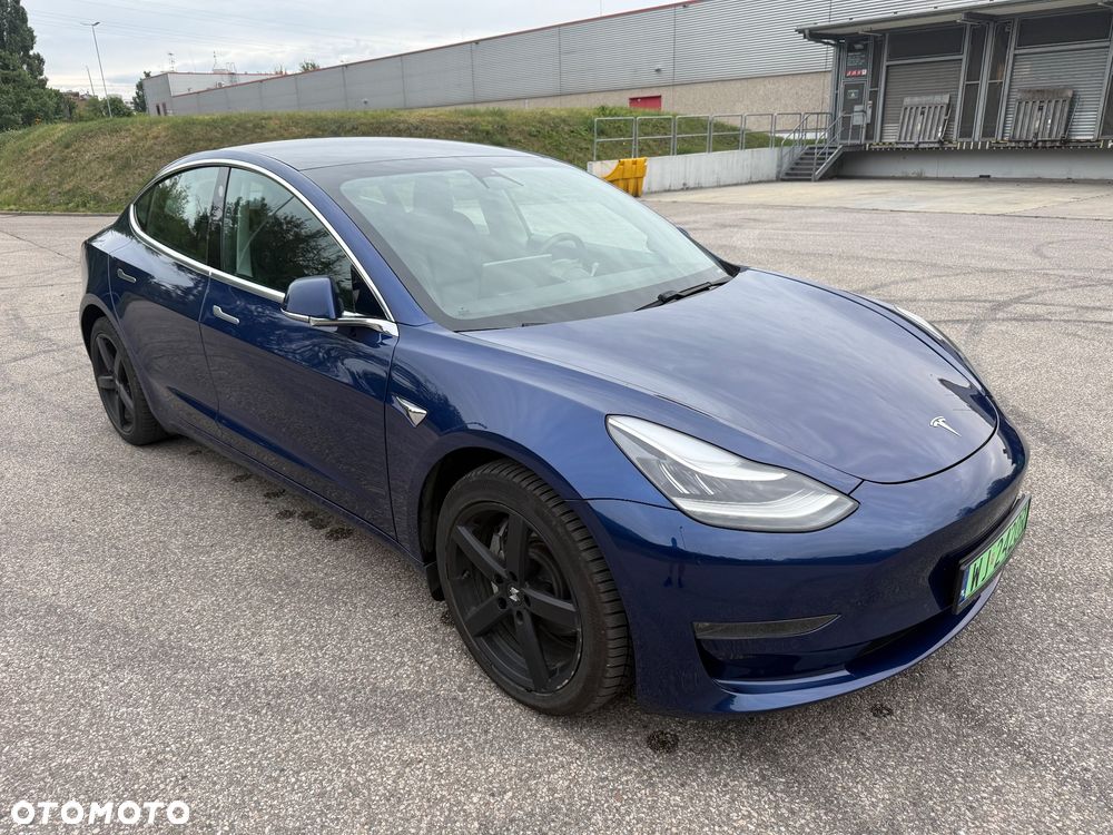 Tesla Model 3 - 10