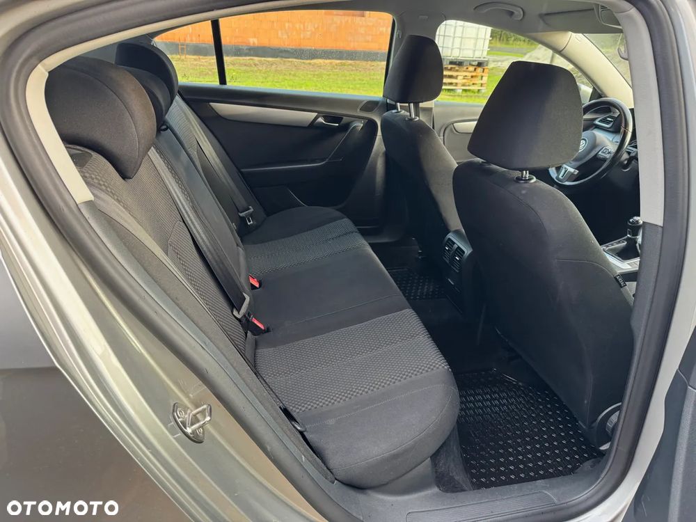 Volkswagen Passat 1.4 TSI Trendline - 28