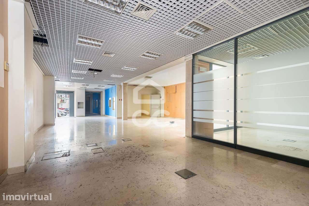 Espaço Comercial de 420 m² de  rés-do-chão e 1.º andar | Portel, Évora - Grande imagem: 2/28