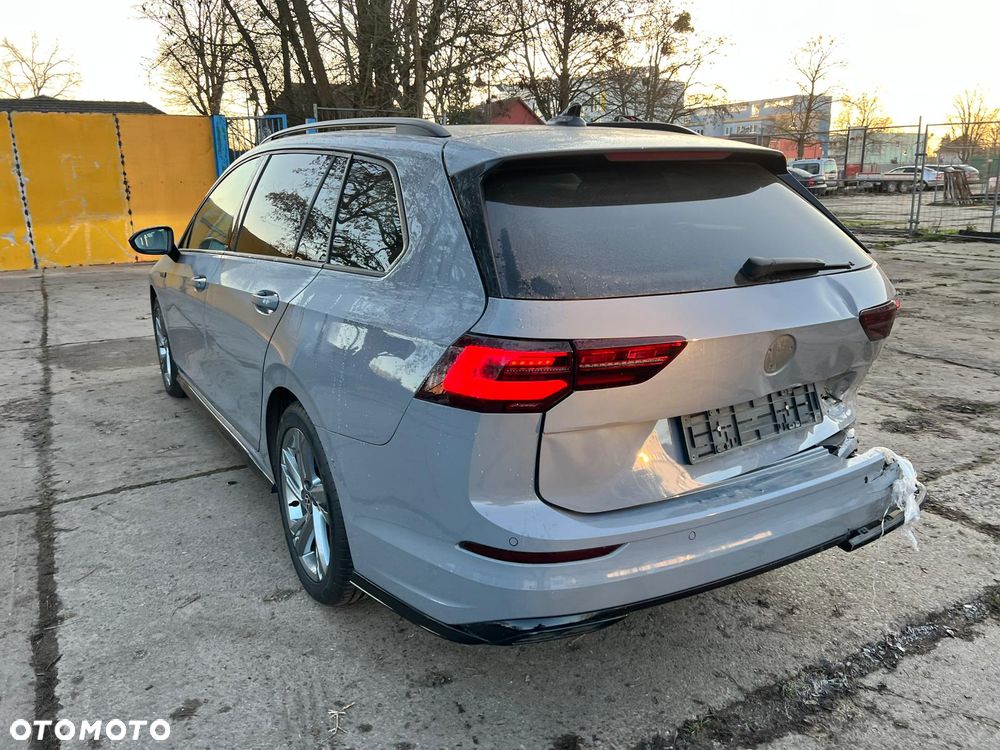 Volkswagen Golf 1.5 eTSI OPF DSG R-Line - 24