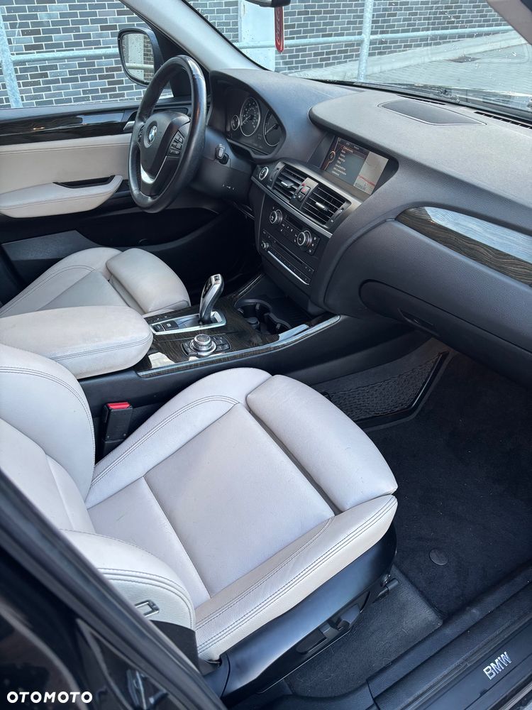 BMW X3 28i xDrive - 29