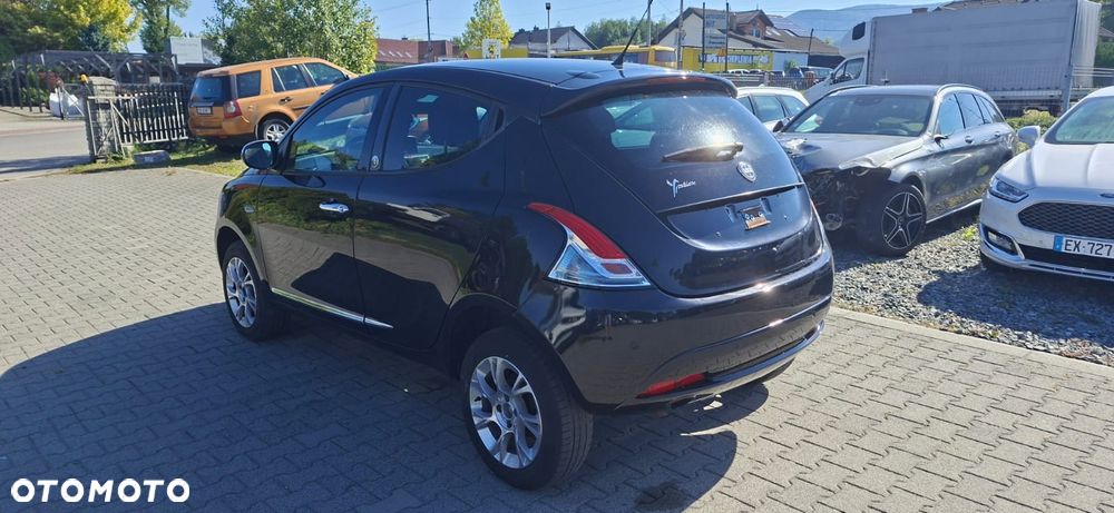 Lancia Ypsilon Y 0.9 TwinAir Turbo 8V Platinum - 4