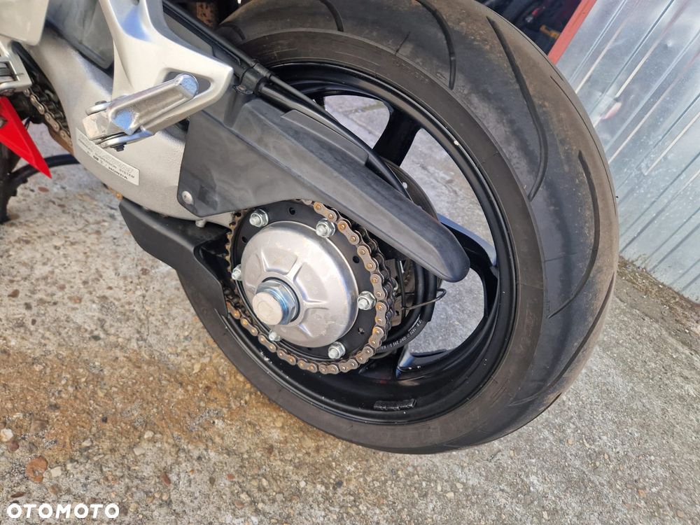 Honda VFR - 15