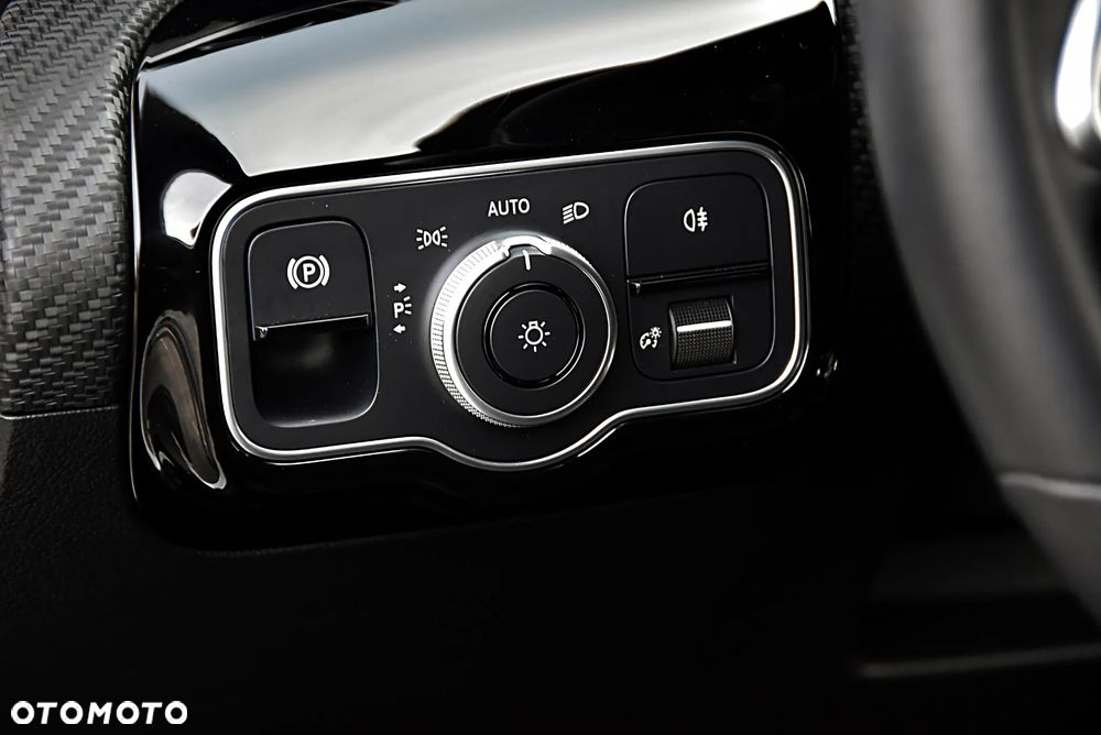 Mercedes-Benz Klasa A 200 7G-DCT - 35