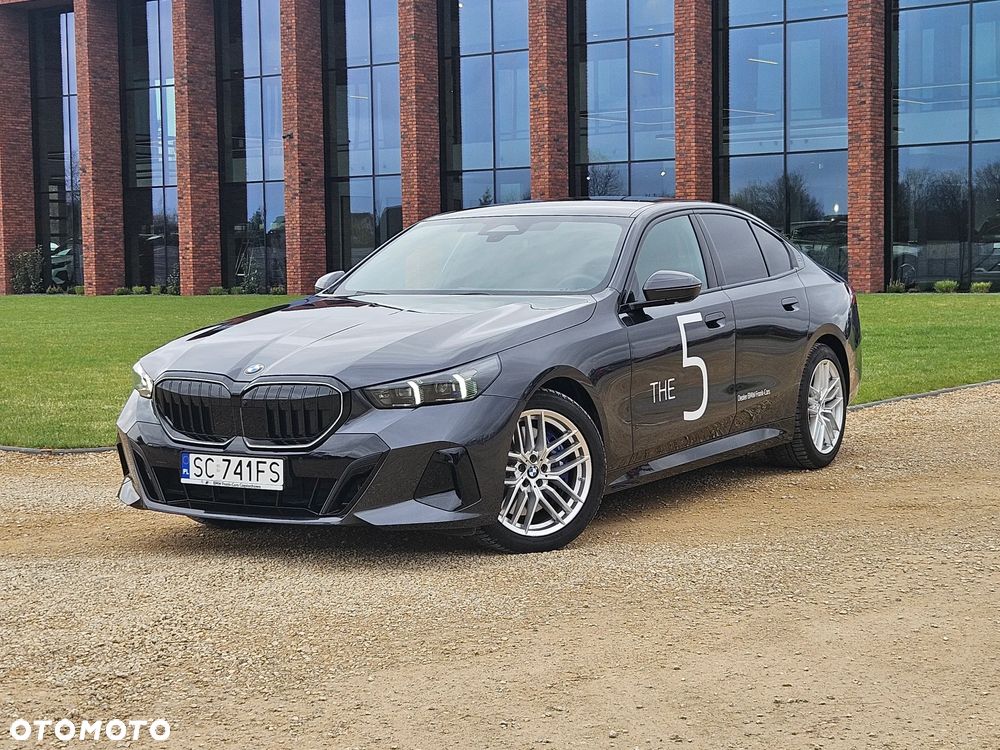 BMW Seria 5 540d xDrive mHEV M Sport - 2
