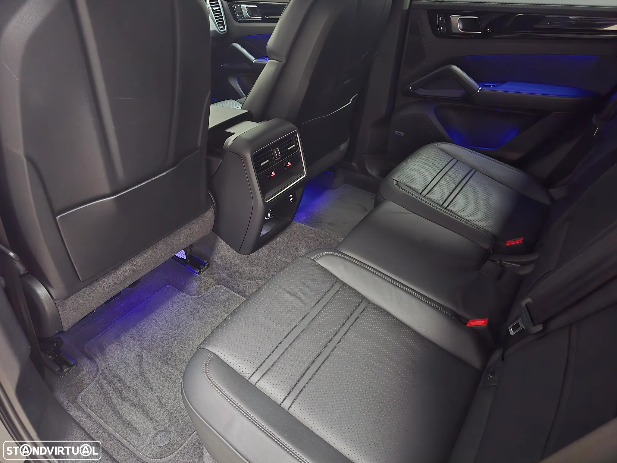 Porsche Cayenne Coupé E-Hybrid - 46