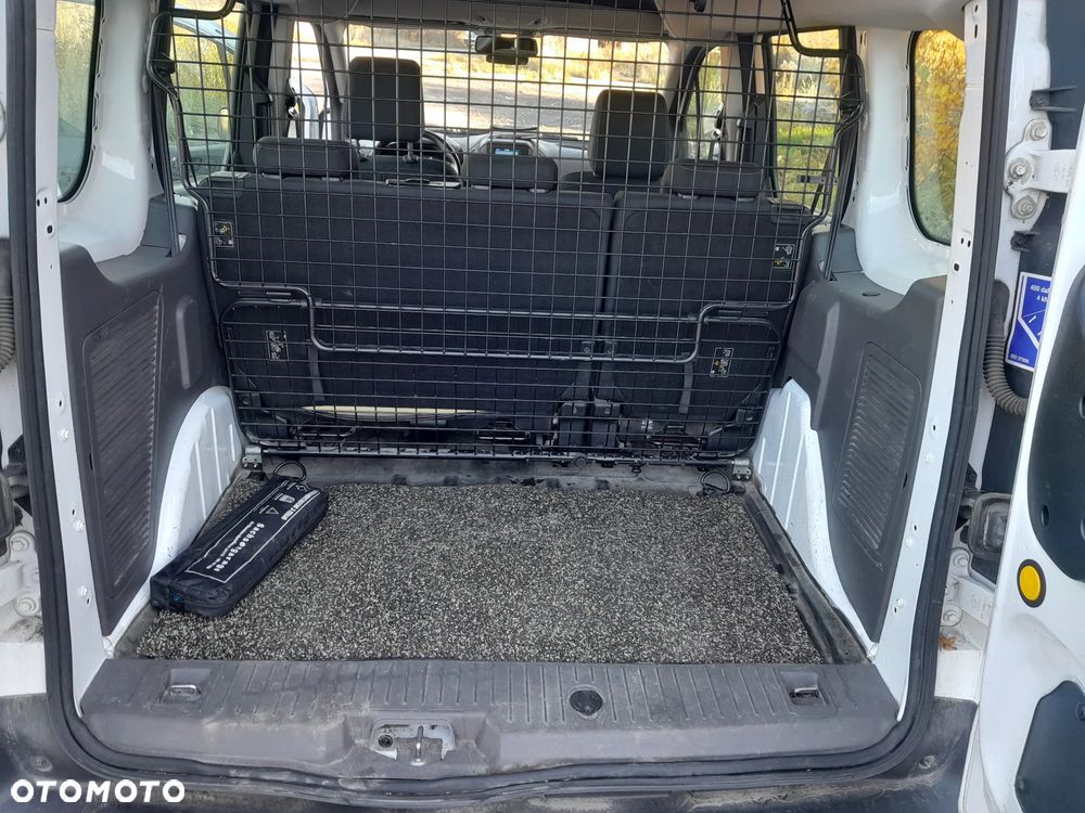 Ford Transit Connect - 11