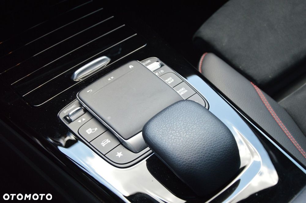 Mercedes-Benz Klasa A 180 AMG Line 7G-DCT - 17