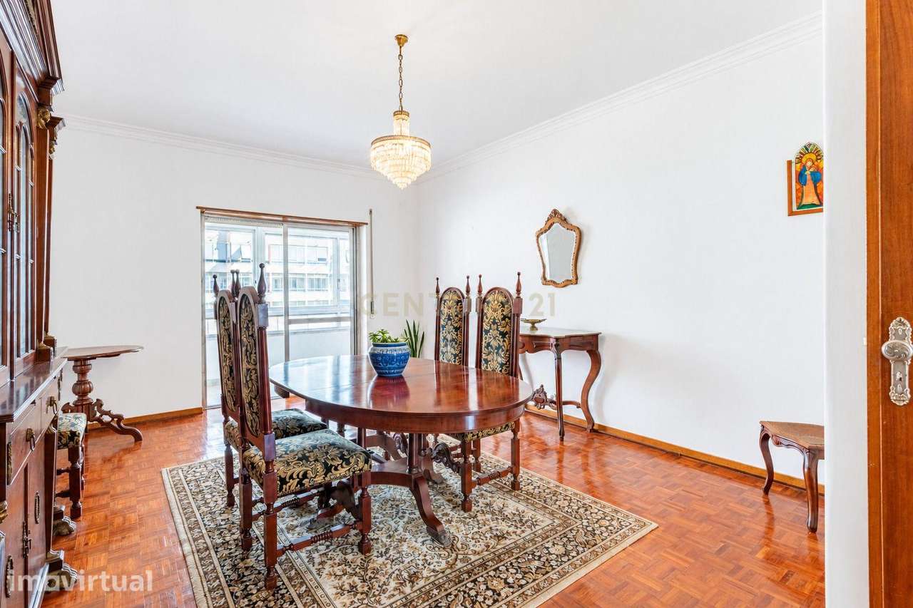 Apartamento T2 em Alfornelos. Área de 106m2. A 3 minutos a pé do metro - Grande imagem: 3/26