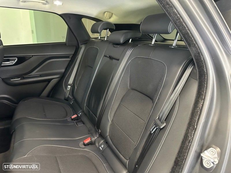 Jaguar F-Pace 20d AWD Aut. R-Sport - 30