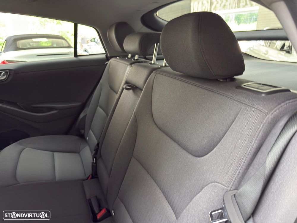 Hyundai Ioniq 1.6 GDI PHEV Pack Plus - 41