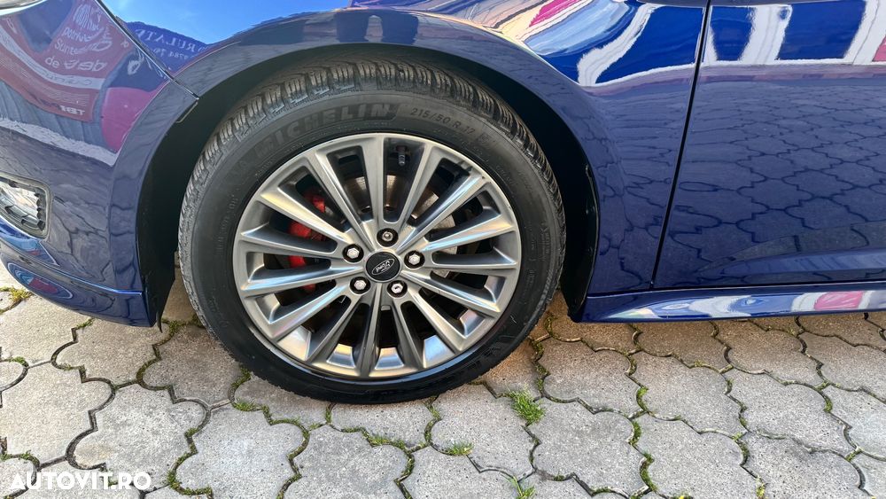 Ford Focus 1.5 EcoBlue Start-Stopp-System ST-LINE DESIGN - 11
