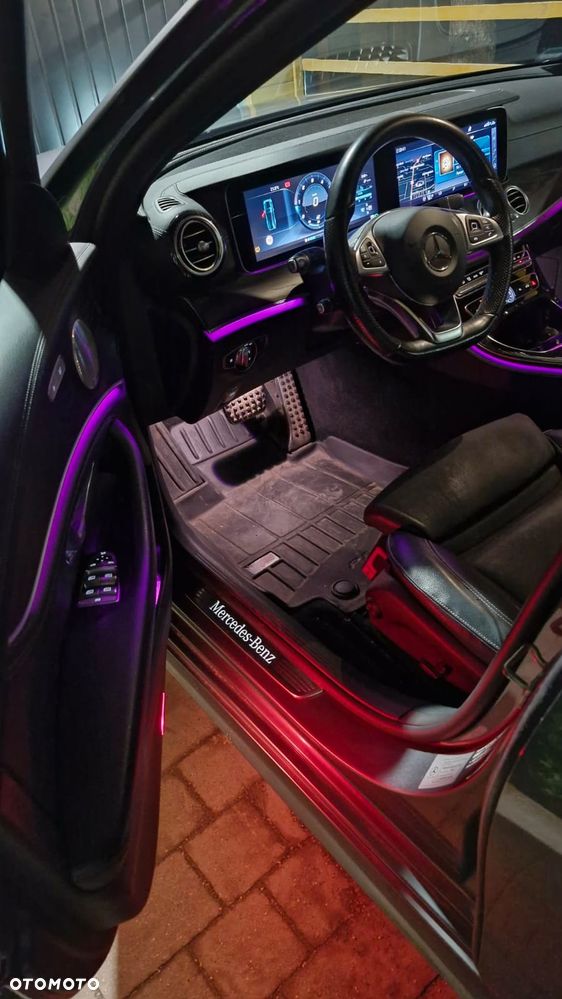 Mercedes-Benz Klasa E 220 d 9G-TRONIC - 24