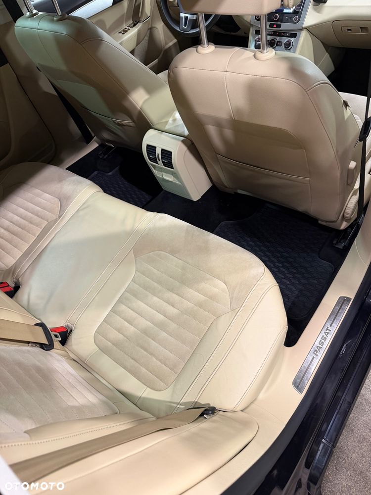 Volkswagen Passat - 24