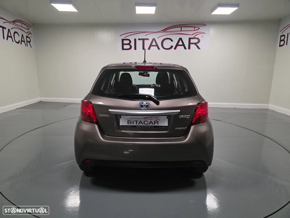 Toyota Yaris 1.5 HSD Comfort+P.Style - 17