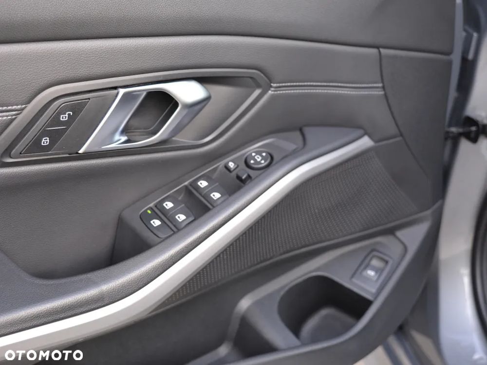 BMW Seria 3 - 23