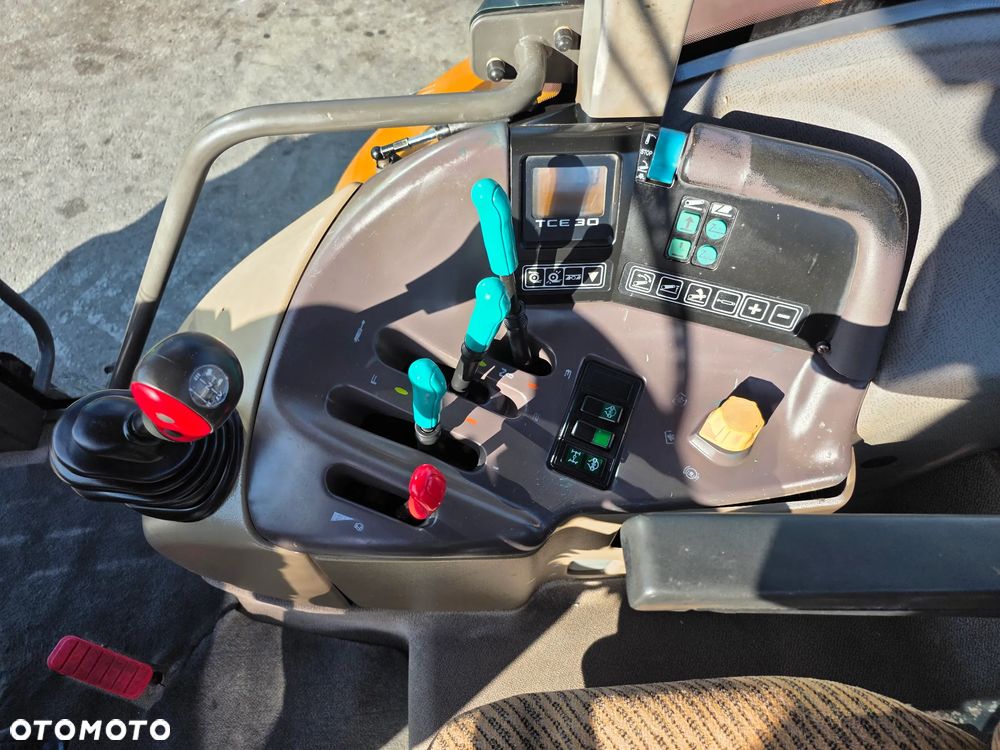 Renault Ares 630 - 12