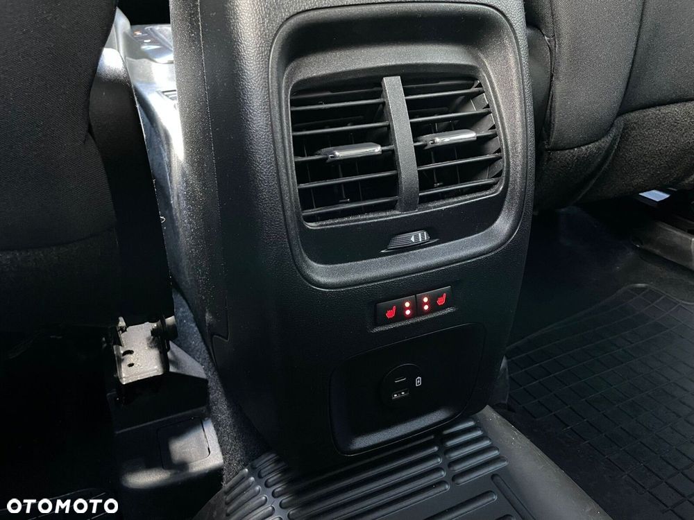 Ford Kuga - 13
