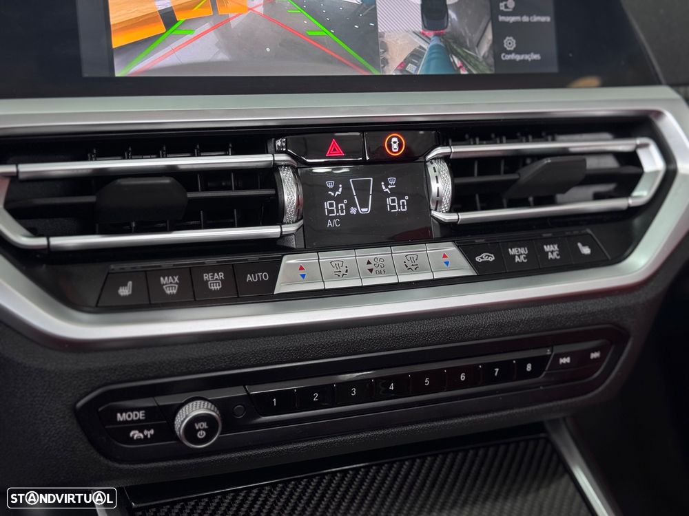 BMW M4 Competition M xDrive - 27