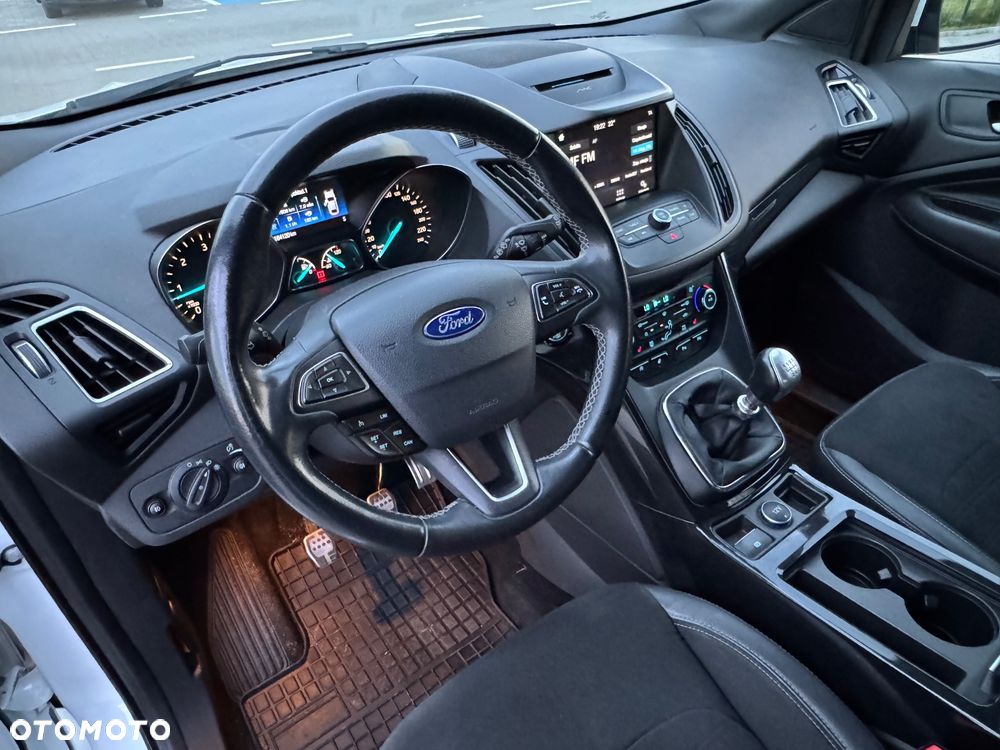 Ford Kuga 2.0 TDCi 4x4 ST-Line - 27