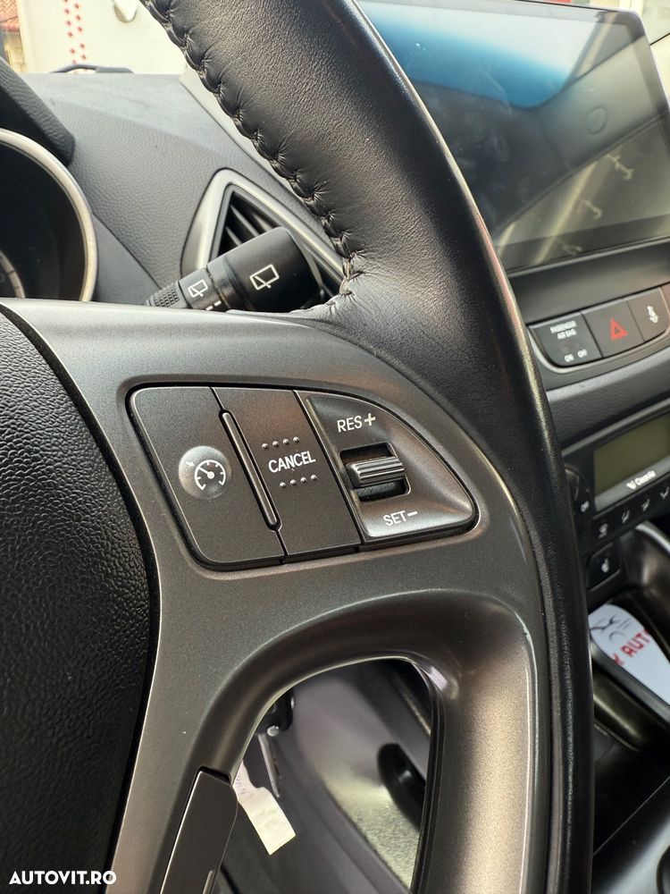 Hyundai ix35 2.0 CRDI 4WD Premium - 16