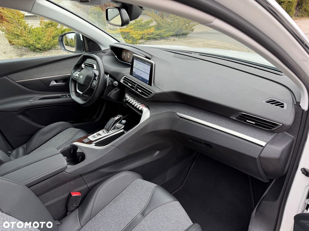 Peugeot 3008 PureTech 130 Stop & Start EAT6 Allure - 26