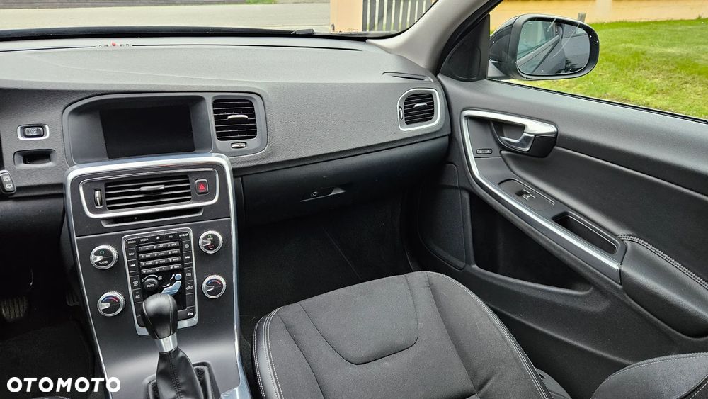 Volvo V60 D2 Momentum - 15