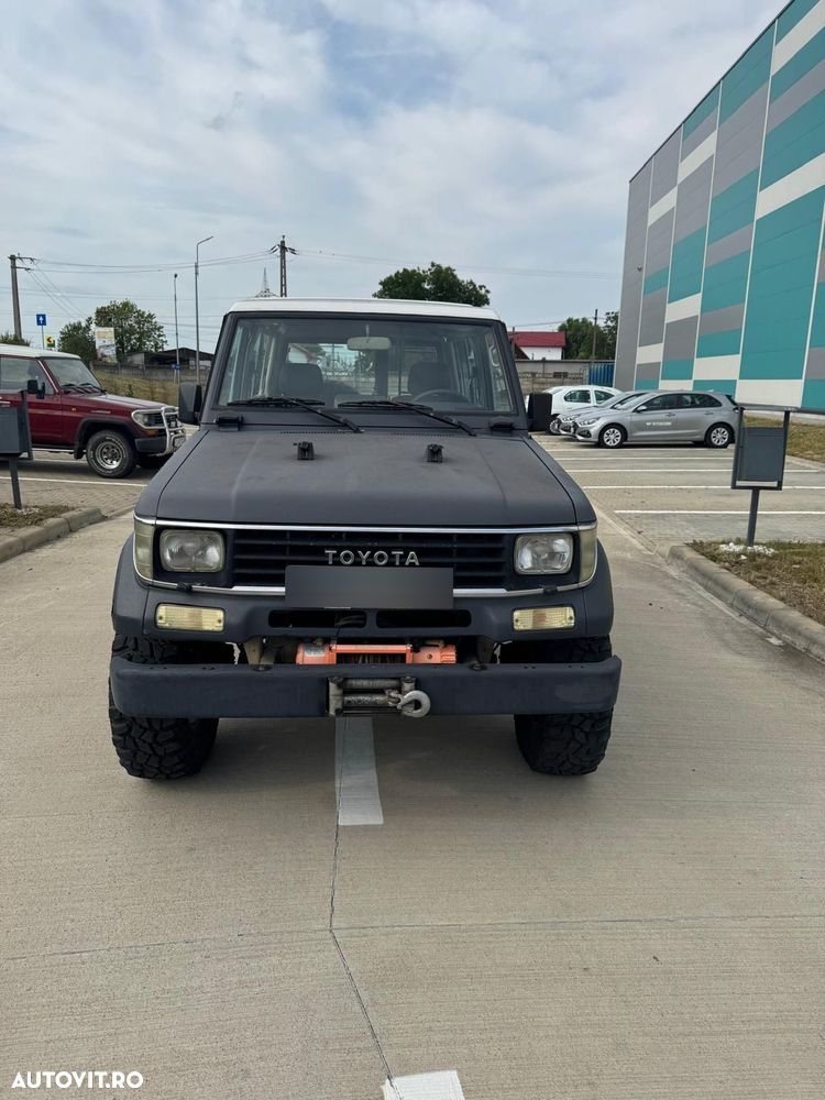 Toyota Land Cruiser - 1