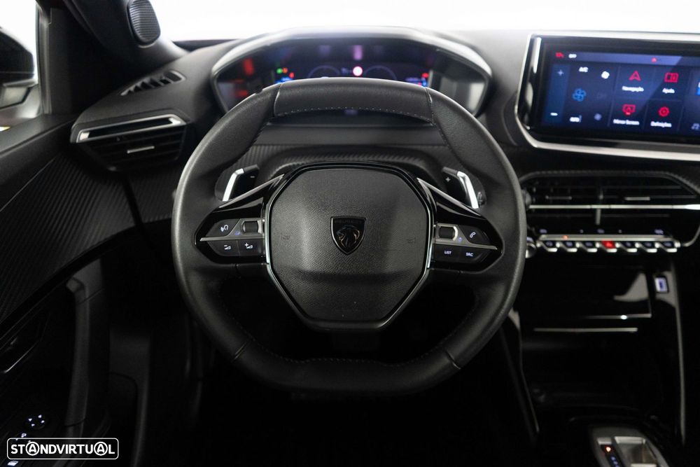 Peugeot 2008 1.2 PureTech Allure Pack EAT8 - 29