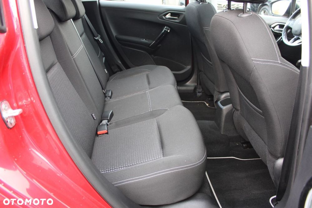 Peugeot 208 - 26