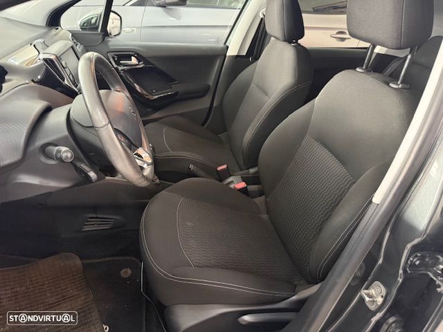 Peugeot 208 1.2 PureTech Style - 7