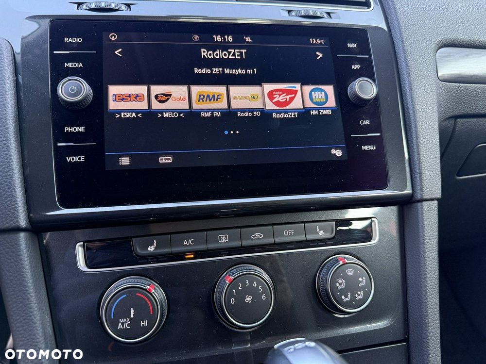 Volkswagen Golf - 24