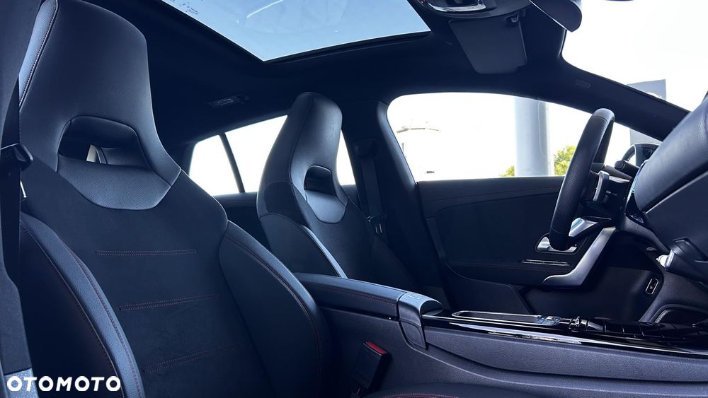 Mercedes-Benz CLA 200 AMG Line 7G-DCT - 23