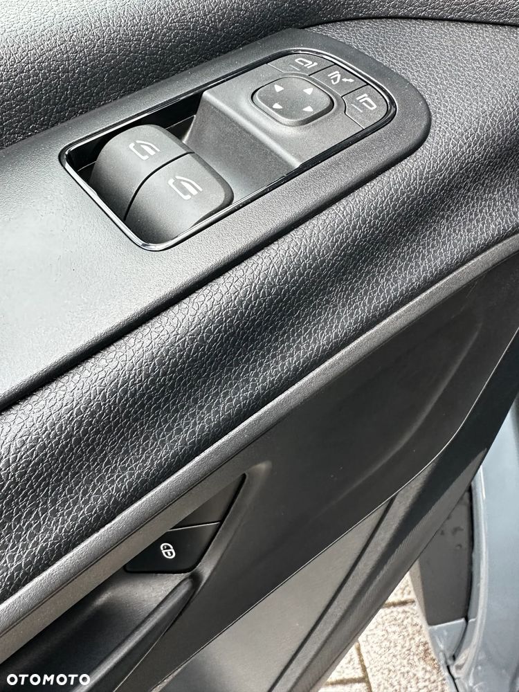 Mercedes-Benz Sprinter - 11