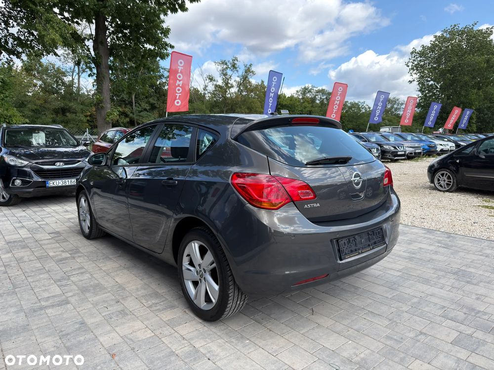 Opel Astra 1.4 Essentia - 4