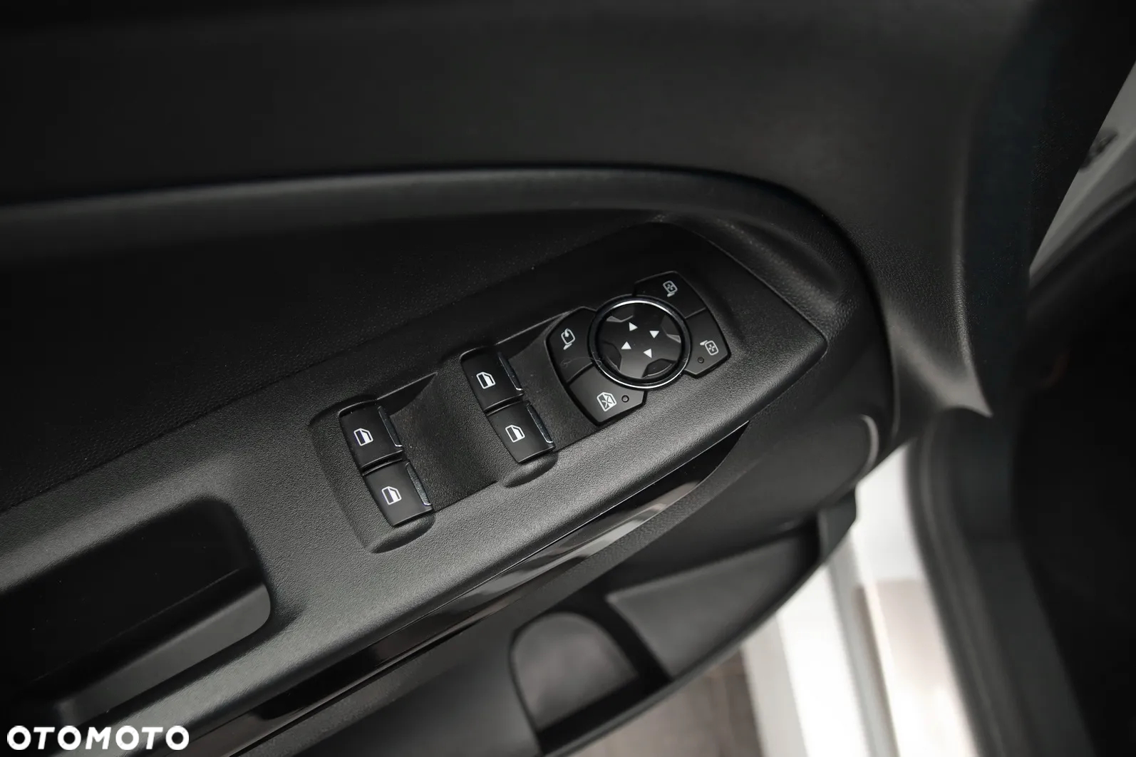 Ford EcoSport 1.0 EcoBoost ST-LINE - 25