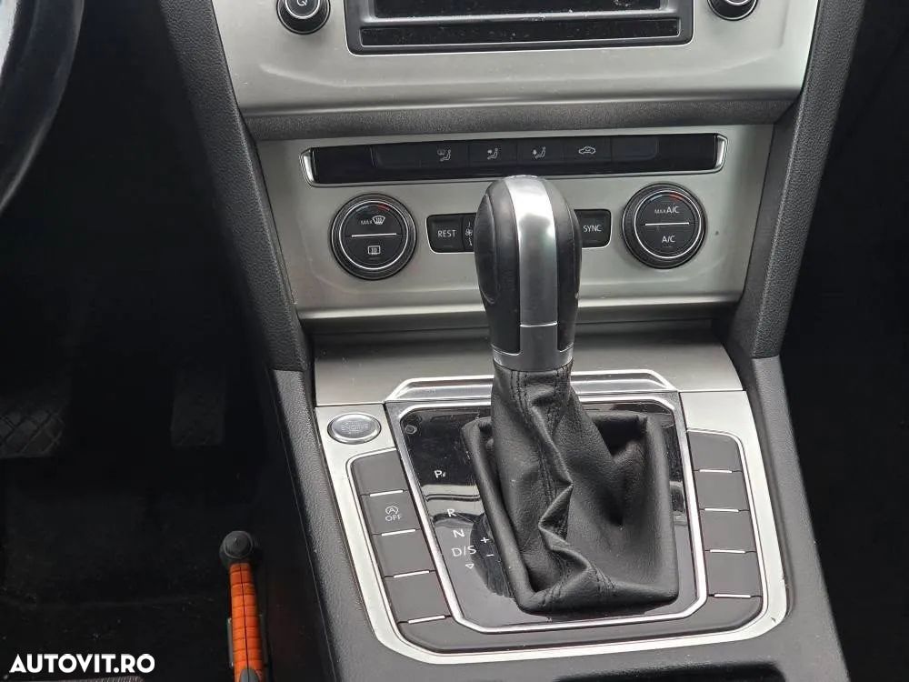 Volkswagen Passat Variant 1.6 TDI (BlueMotion Technology) DSG Comfortline - 17