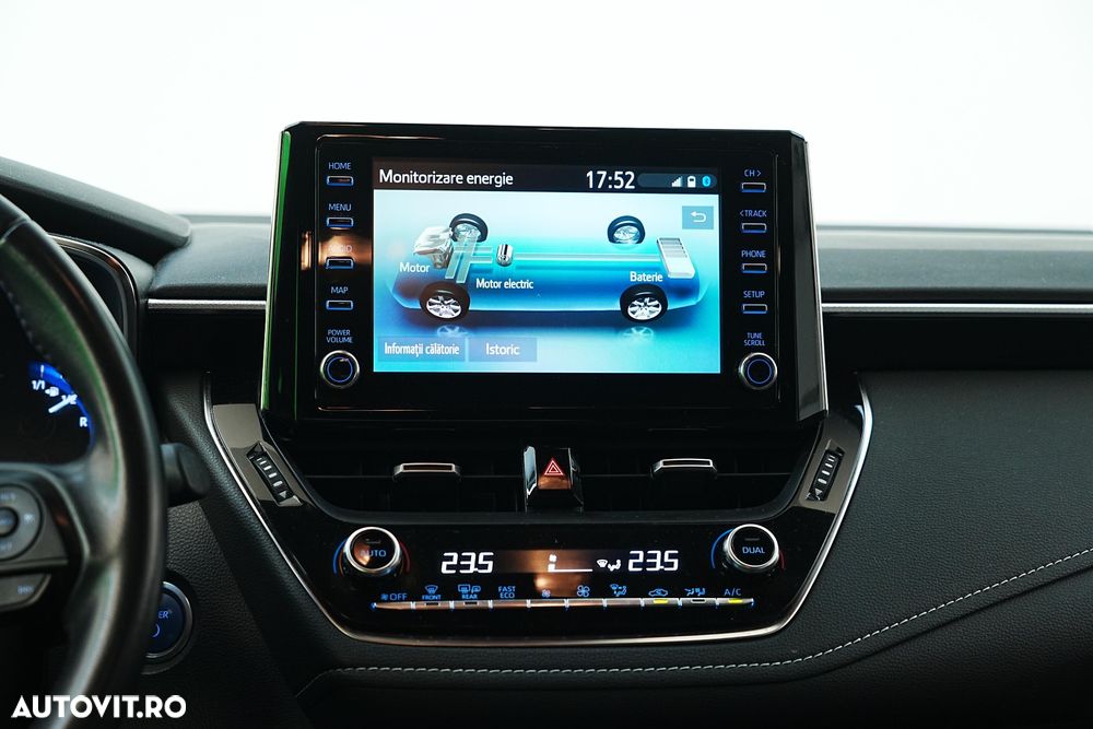 Toyota Corolla 2.0 Hybrid Touring Sports Comfort - 19