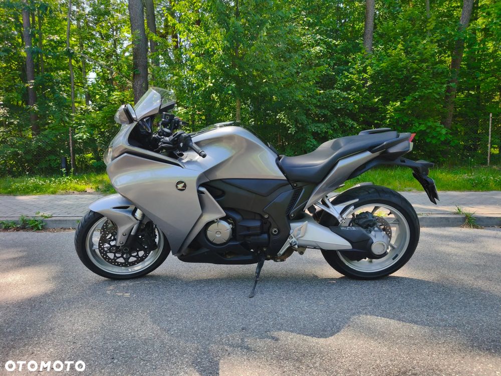 Honda VFR - 6