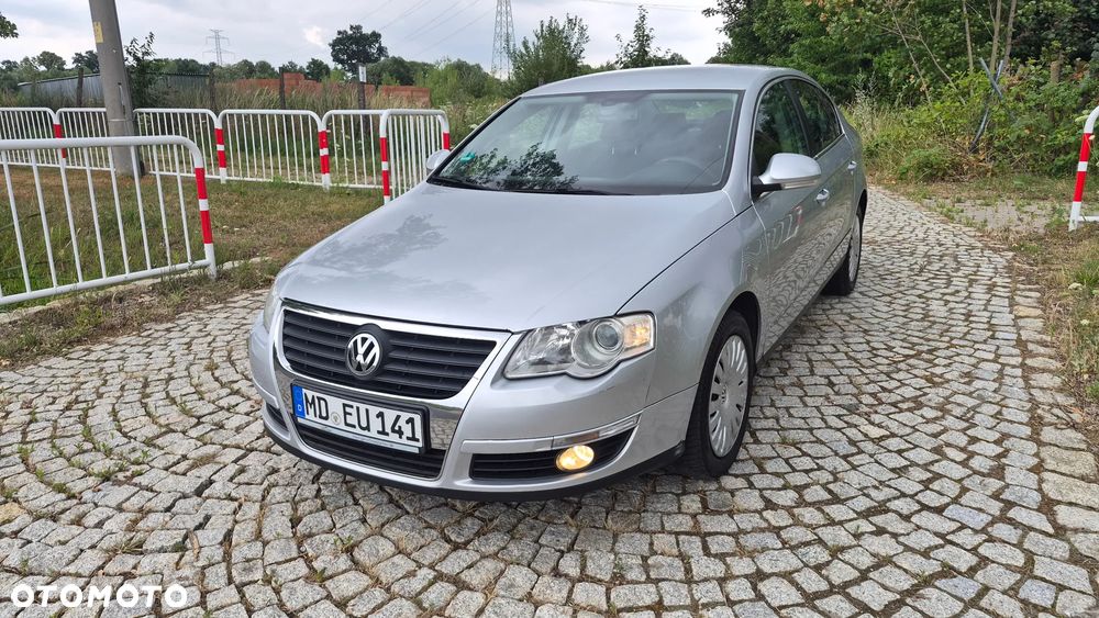 Volkswagen Passat 1.9 TDI Comfortline - 1