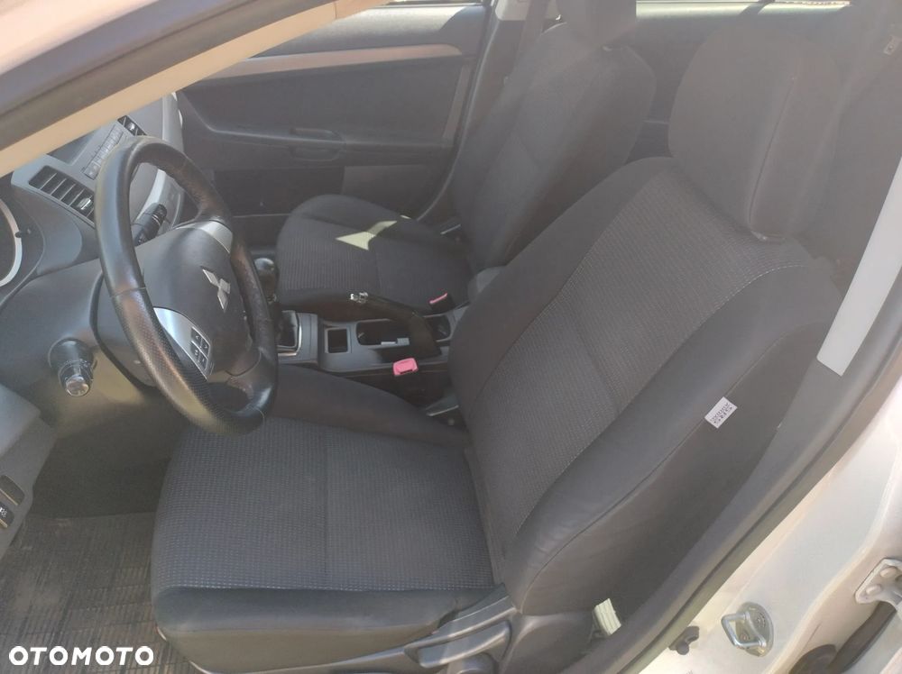 Mitsubishi Lancer 1.6 ClearTec Inform - 25