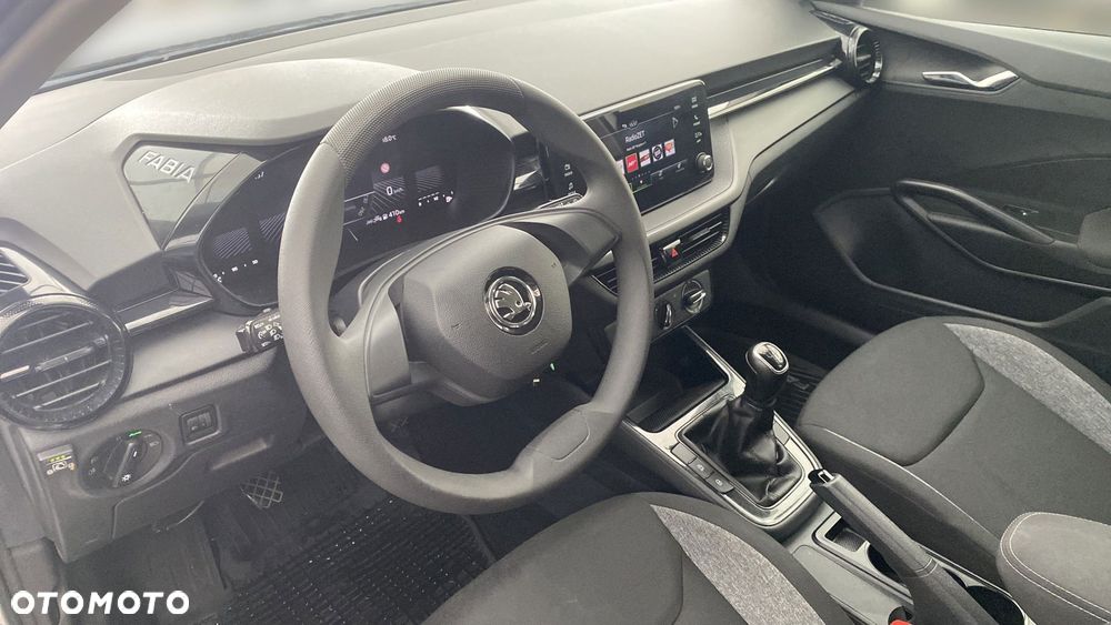 Skoda Fabia 1.0 Essence - 10