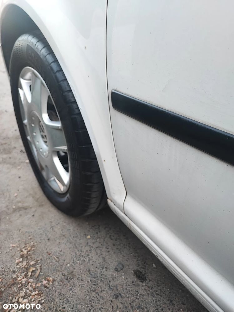 Volkswagen Golf - 10
