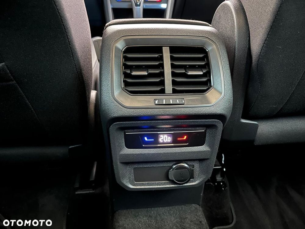 Volkswagen Tiguan - 32